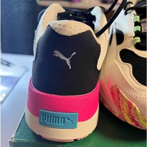 Puma Hedra Chaos MARSHMELLO/BLACK/PINK GLOW Size 8.5 Women’s